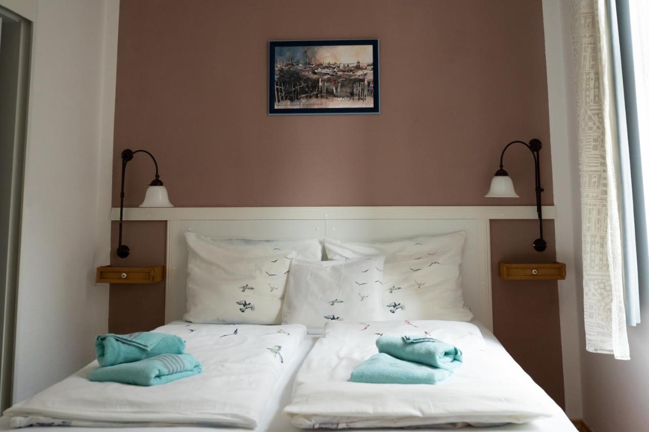 Standard Double Suite,1338648602:JPEG